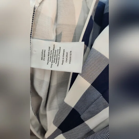 Talbots Women's Navy and White Checkered Sleeveless Blouse, Size 12 - Picture 3 of 6